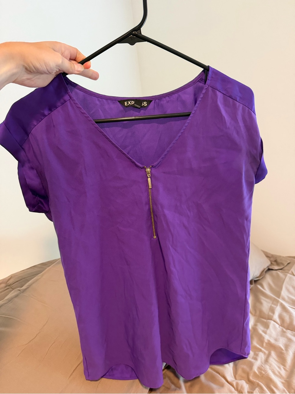 Express Purple V-Neck Short-Sleeve Top with Front Zip